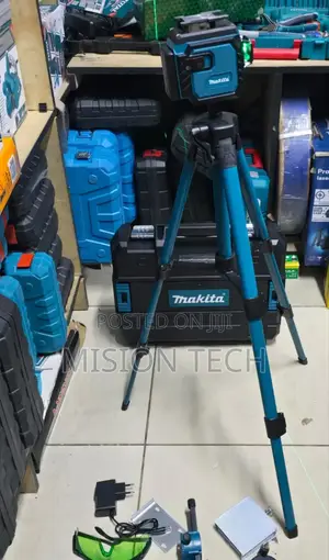 Makita Lesser Level.
2 Batteries 
With 1.2m Lesser Stand* 