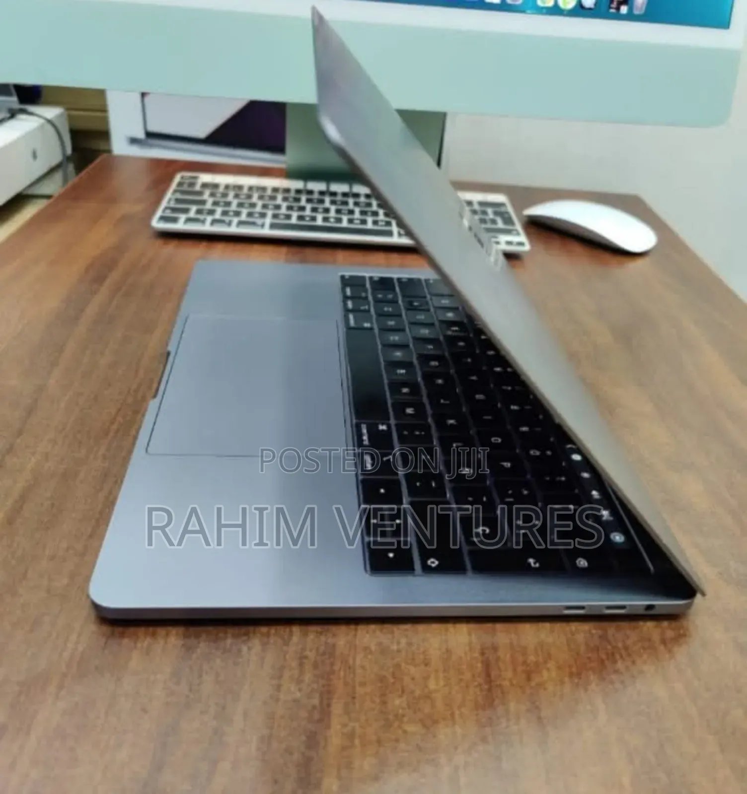Laptop Apple MacBook Pro 2018 16GB Intel Core i7 SSD 256GB