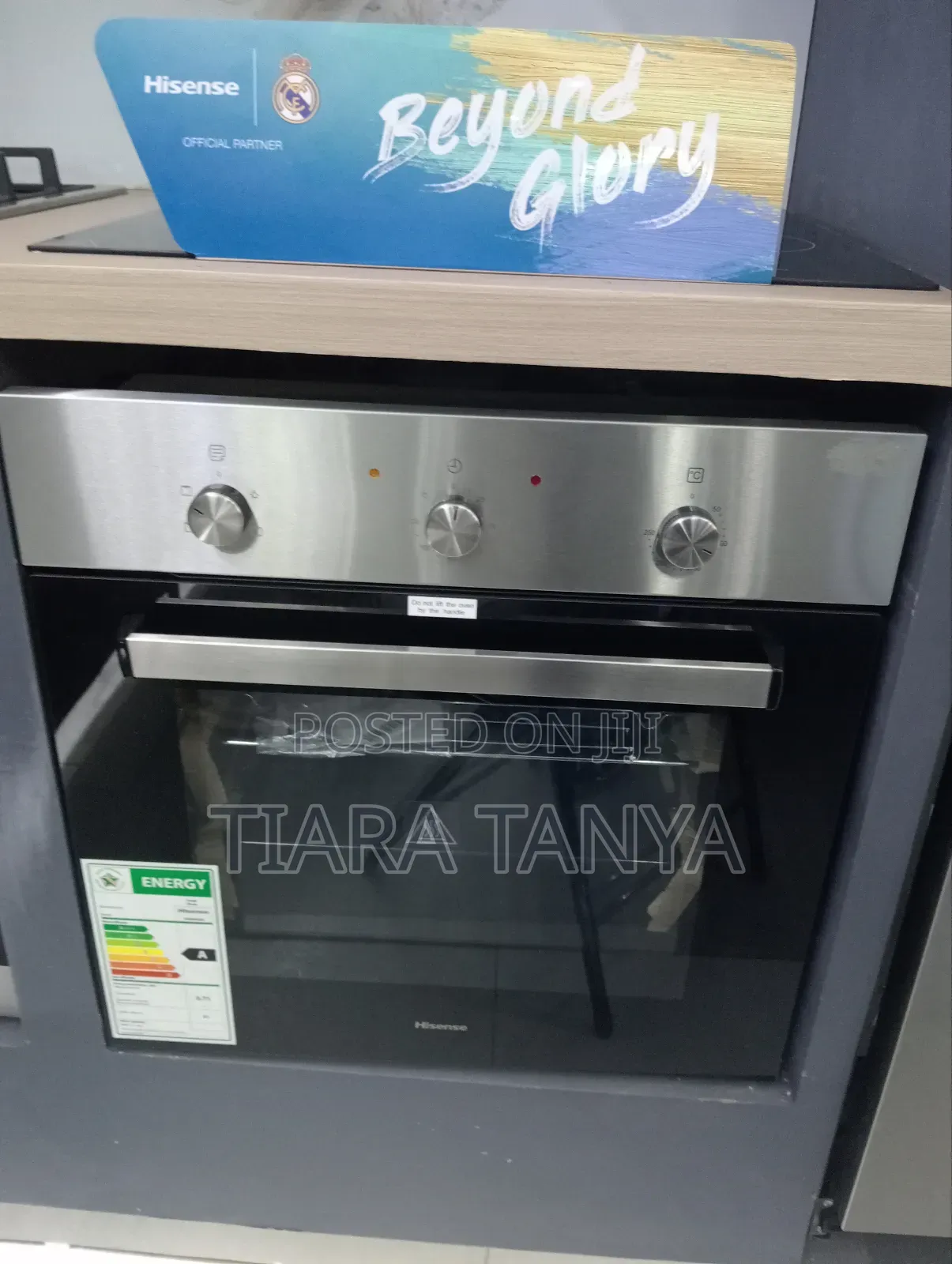 Hisense 60cm Built in Oven With Fan 67 Litres