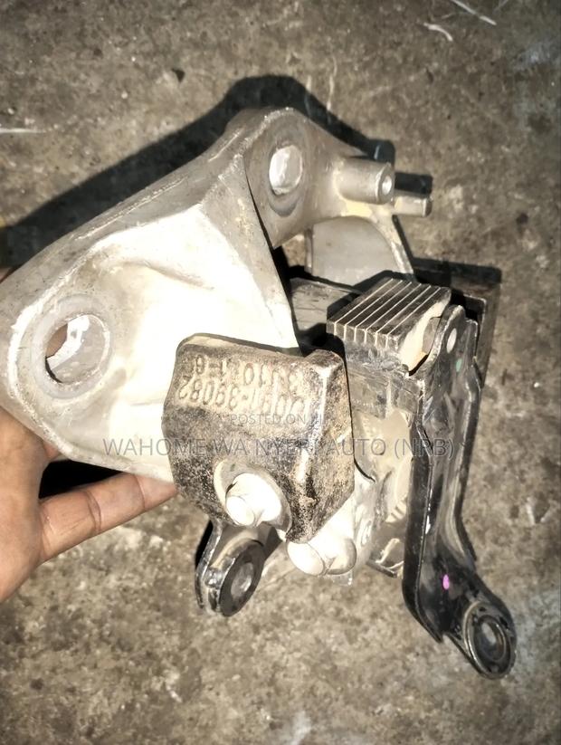Mazda Demio ,Cx3 Gear Mounting - thumbnail 2
