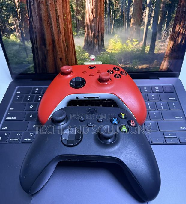 Well Used Xbox Series X Controller - thumbnail 3