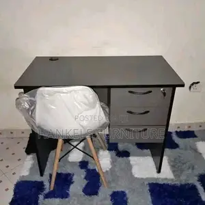 Eames 0.9m Study Desk