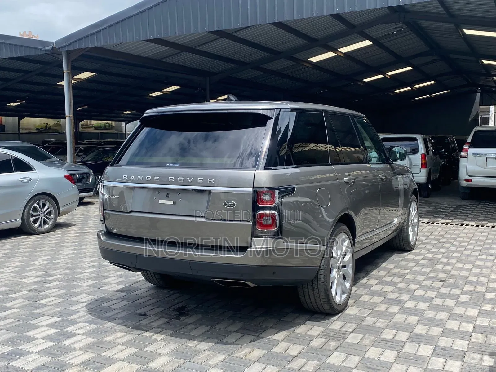 Land Rover Range Rover Vogue 2019 Gold