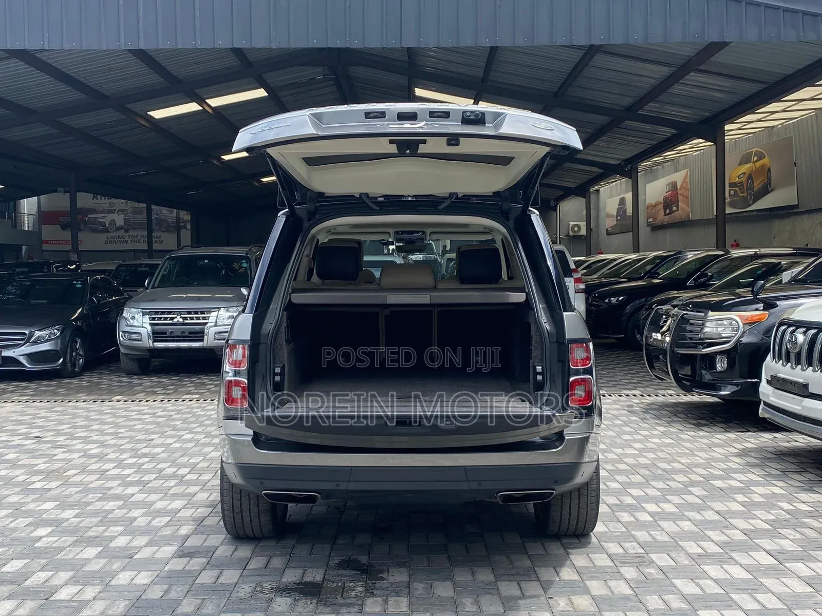 Land Rover Range Rover Vogue 2019 Gold