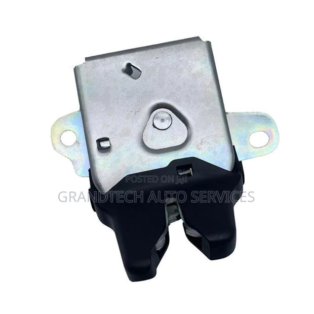 Toyota Corolla Nze /Toyota Fielder Boot Lock
