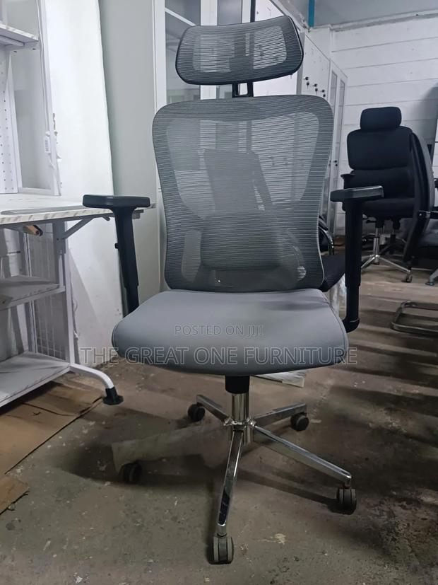 Swivel Vision High Back Office Chair With Headrest Fr8kj