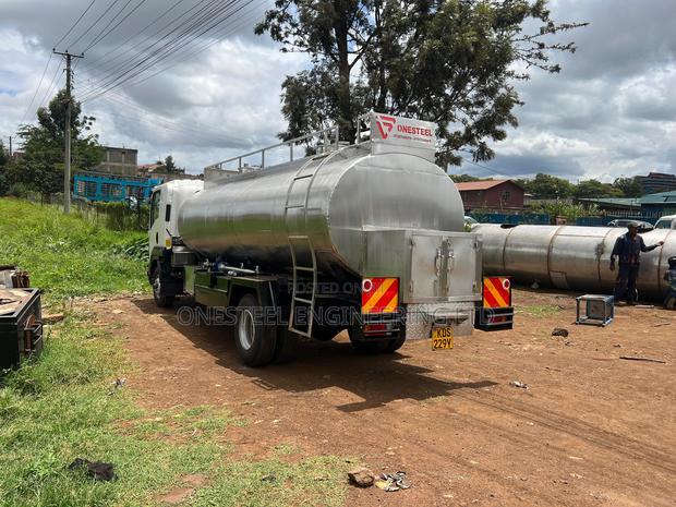 Stainless Steel Water Tanker - thumbnail 3