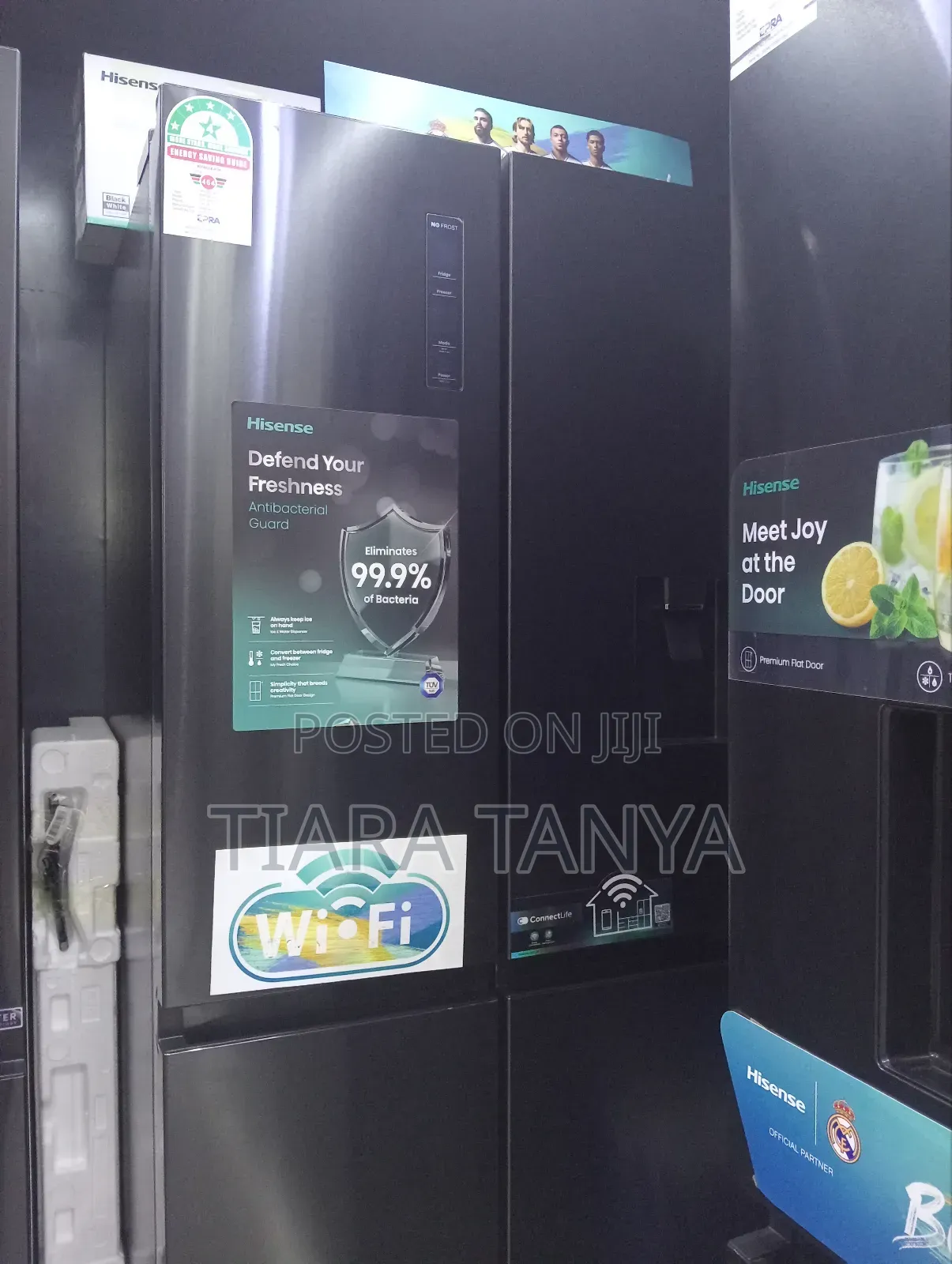 Hisense 668 Litres No Frost Side by Side Fridge Black