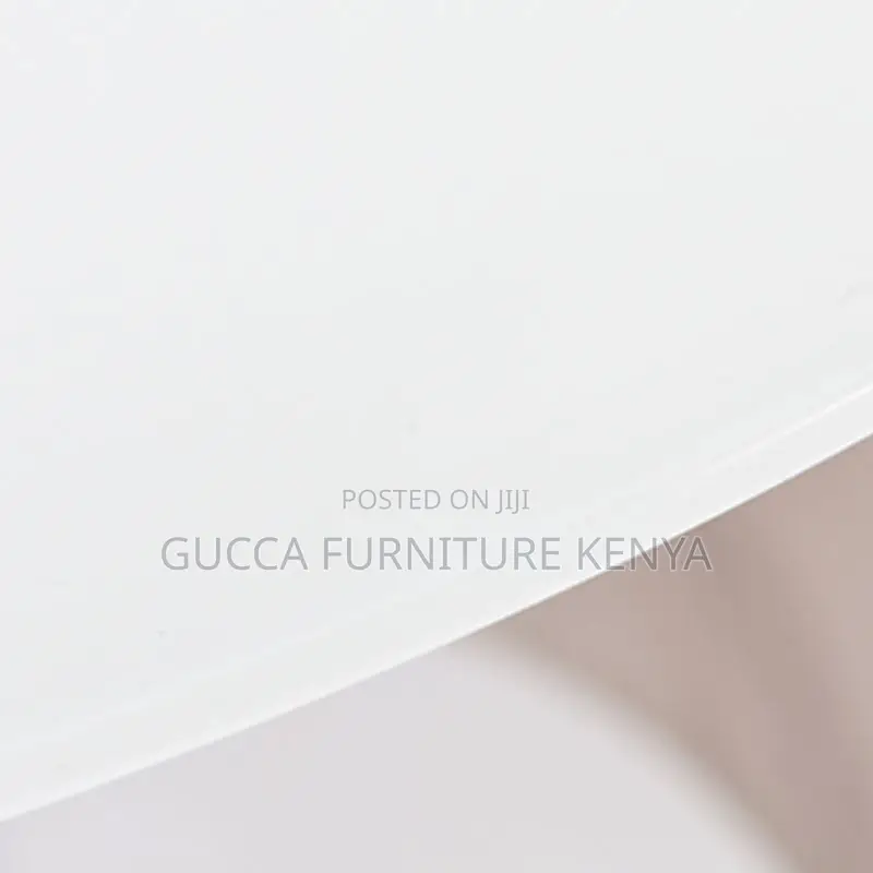 Dining Tables:Dining Rounded Table With White Vitreous Top