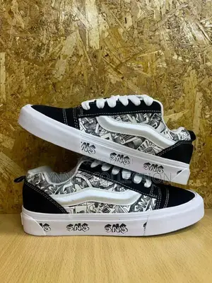 Quality Vans Off the Wall Knu Skool