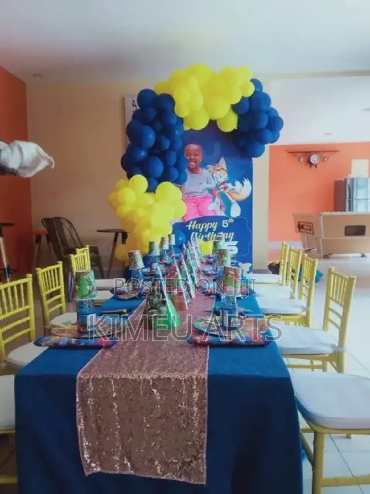 Photo Booths and Balloon Decor for Hire During Social Events