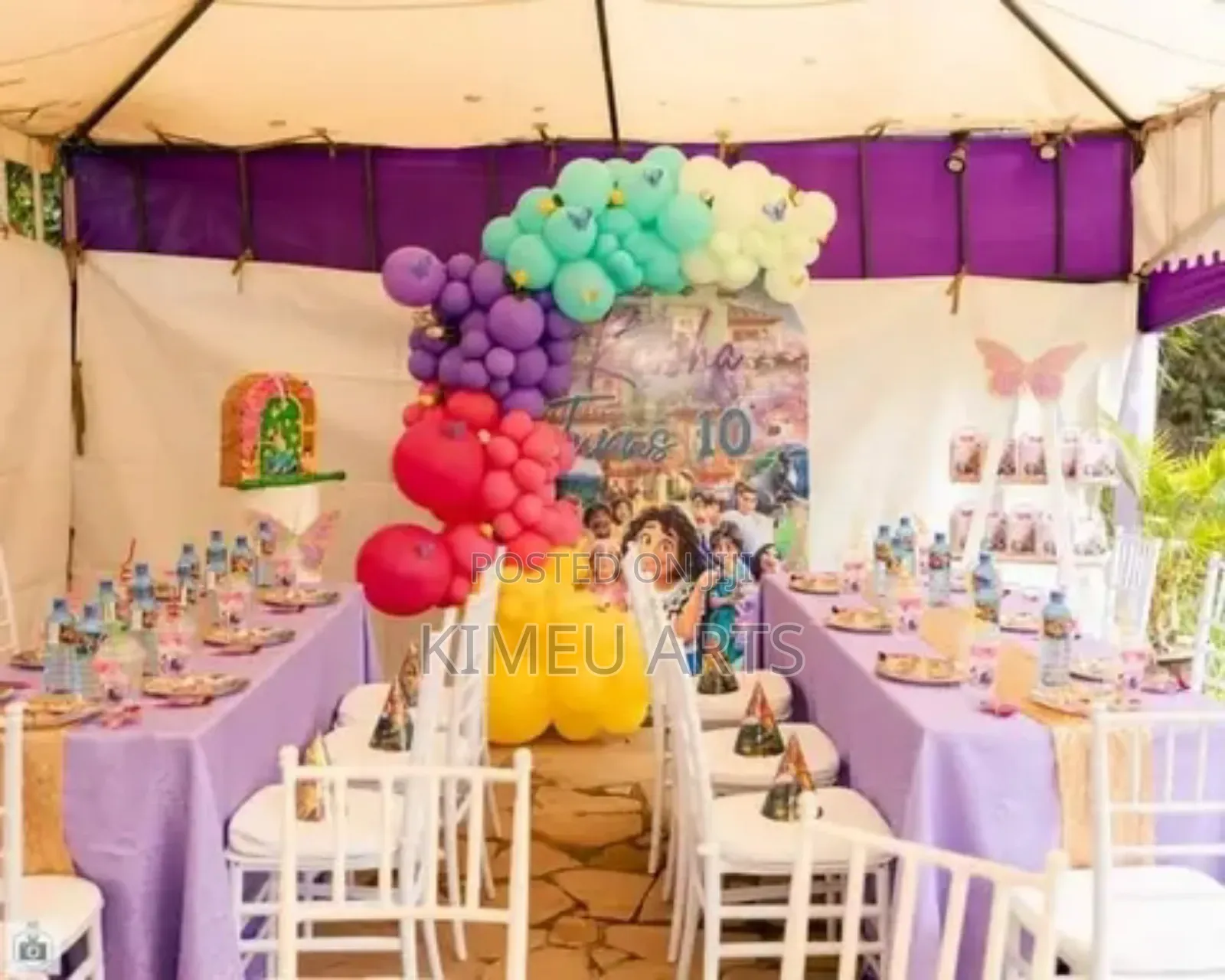 Photo Booths and Balloon Decor for Hire During Social Events