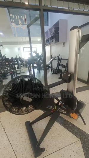Rowing Machine - Row Your Way to a Ripped Core!