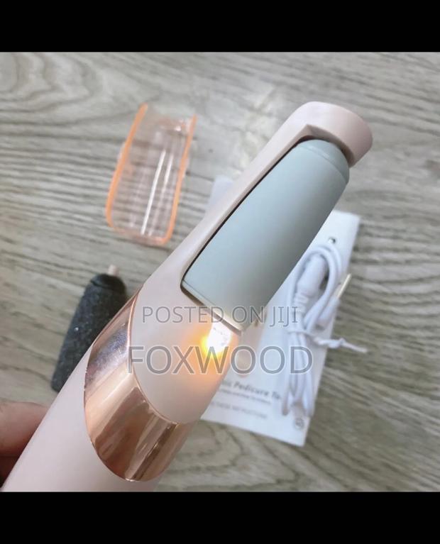 Cordless Rechargeable Callous Remover - thumbnail 2