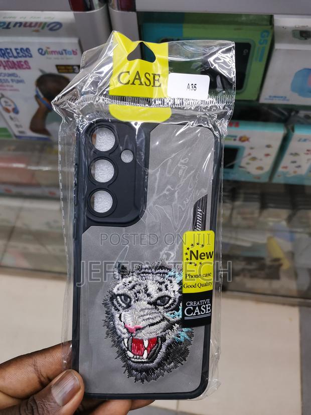 Vegadgets Nimmy Embroidery Bear Case for Galaxy A35