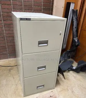 Cabinets:Urbanlock 3-Drawer Cabinet With Keyed Security