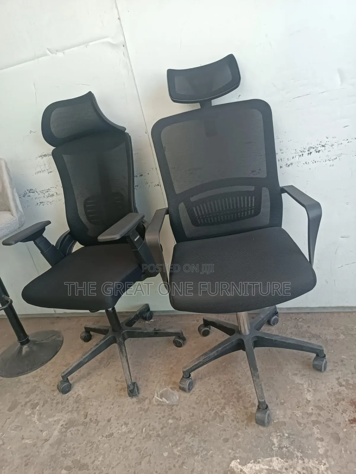 Mesh Office Chair With Headrest and Arms Gf6t