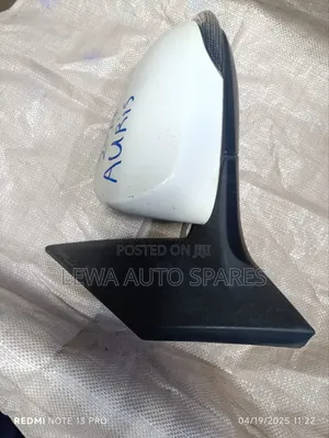 Side Mirror Toyota Auris Lh