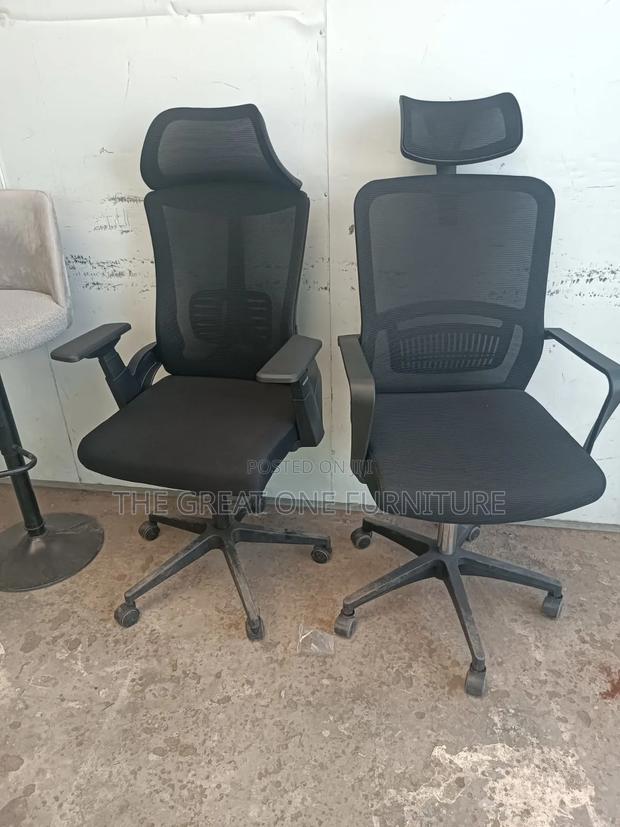 Black Swivel Adjustable Mesh Office Chair Aw3dx