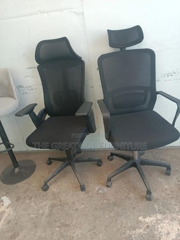 Black Swivel Office Chair With Headrest Zs3wj