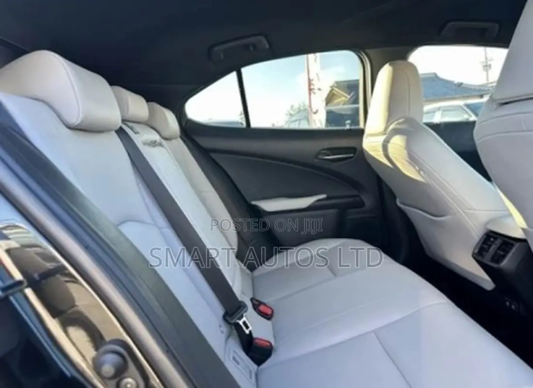 Lexus UX 200 2019 Black