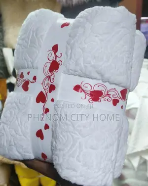 Pure Elegant White Geometric Throw Blankets
