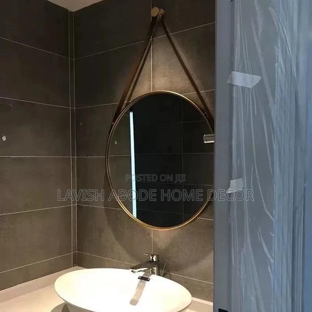 Large Round Mirror With Leather Strap Gold Color - thumbnail 5