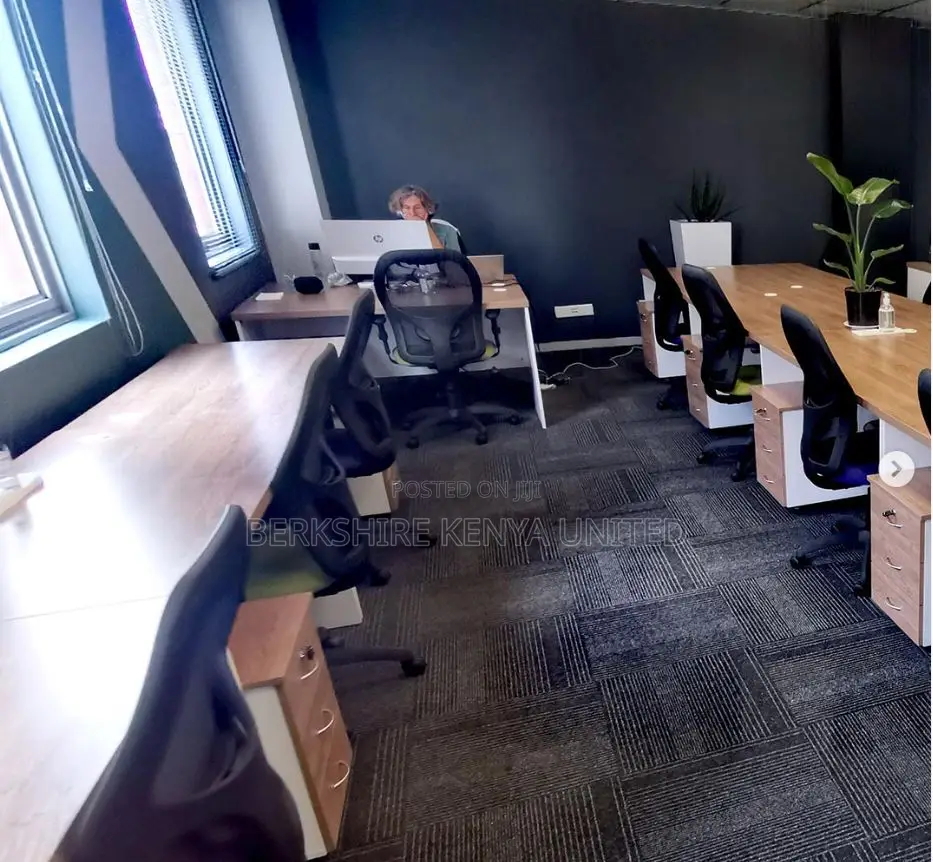 Lively Offices In A Good Area-very Productive