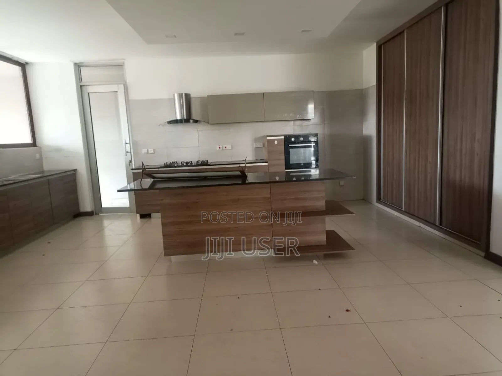 3bdrm Apartment in Parklands for rent