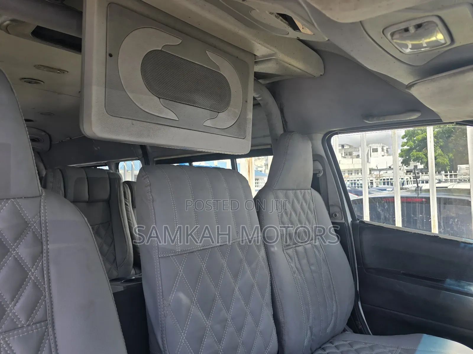 Toyota HiAce 2016 White