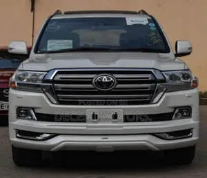 Toyota Land Cruiser 4.6 V8 ZX 2018 White