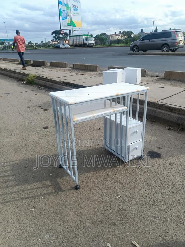Manicure White Marble Table - thumbnail 4