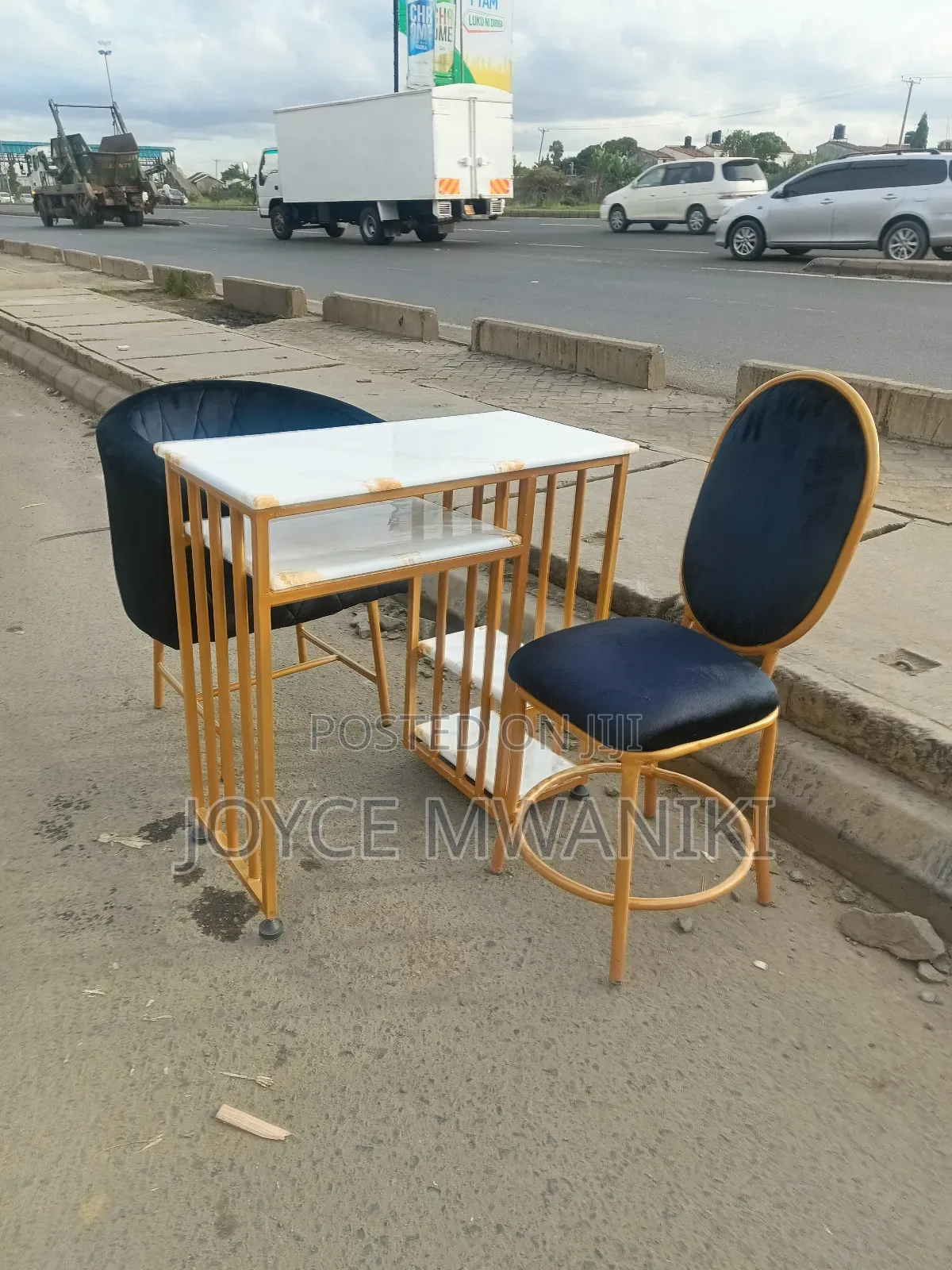 Manicure Sets, Black and Gold Seats, With Marble Table 