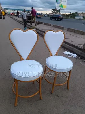 White and Gold Manicure Love Seats, 