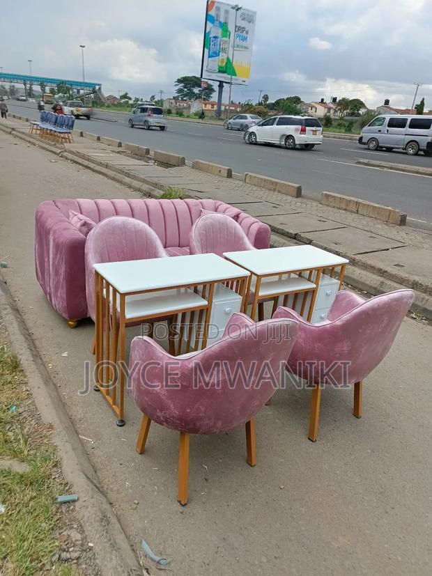 Salon Waiting Seat, 2 Manicure Sets, Baby Pink