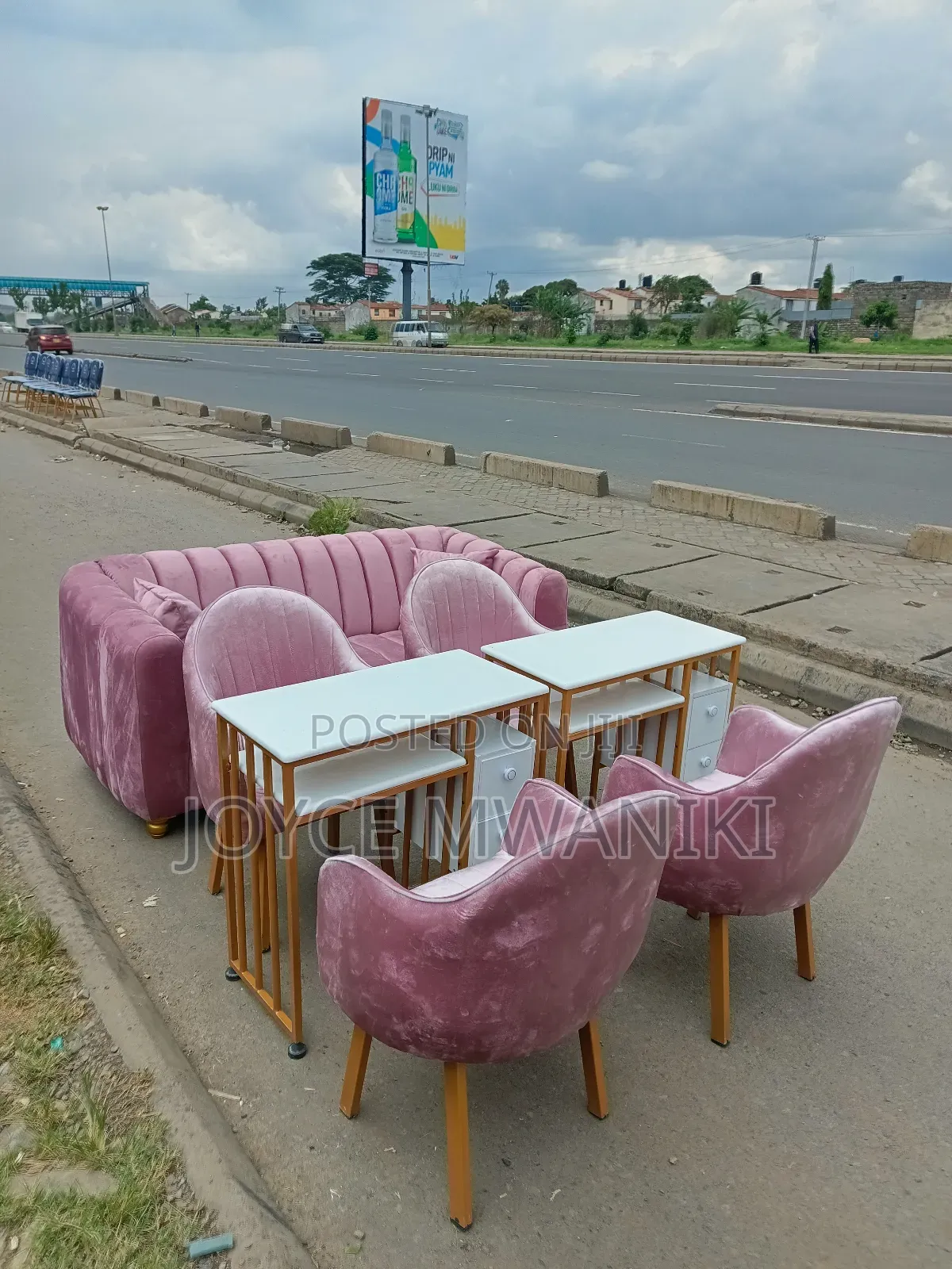 Salon Waiting Seat, 2 Manicure Sets, Baby Pink 