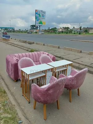 Salon Waiting Seat, 2 Manicure Sets, Baby Pink 