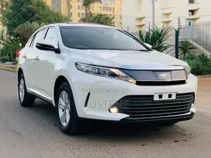 Toyota Harrier 2018 White