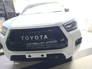 Toyota Hilux 2022 White