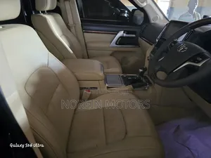 Toyota Land Cruiser 2018 Blue