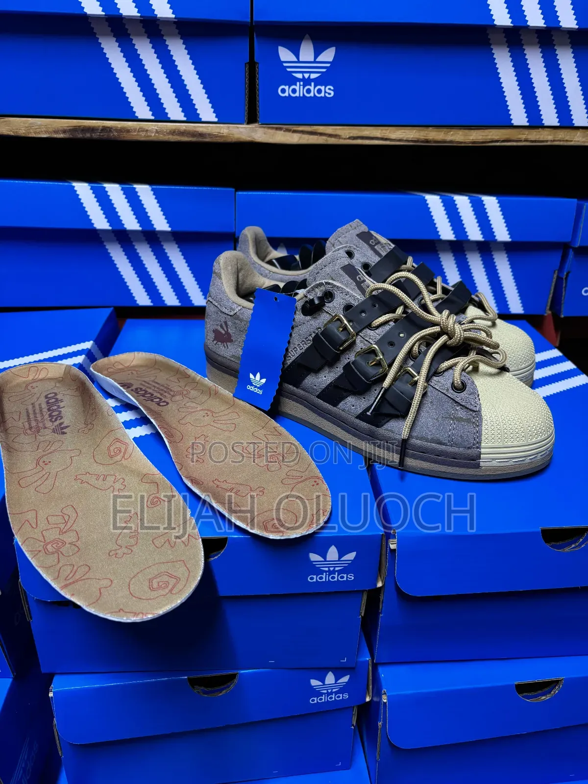 Adidas Superstar Originals Rabbit Hole
Size 40-45