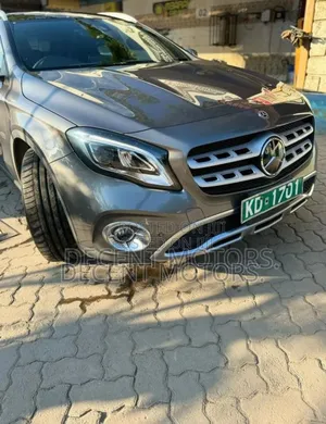 Mercedes-Benz GLA 250 2018 Gray