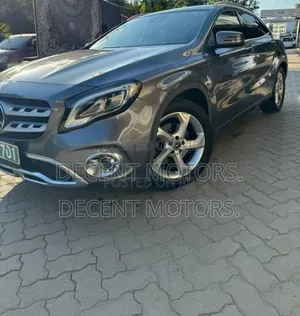 Mercedes-Benz GLA 250 2018 Gray