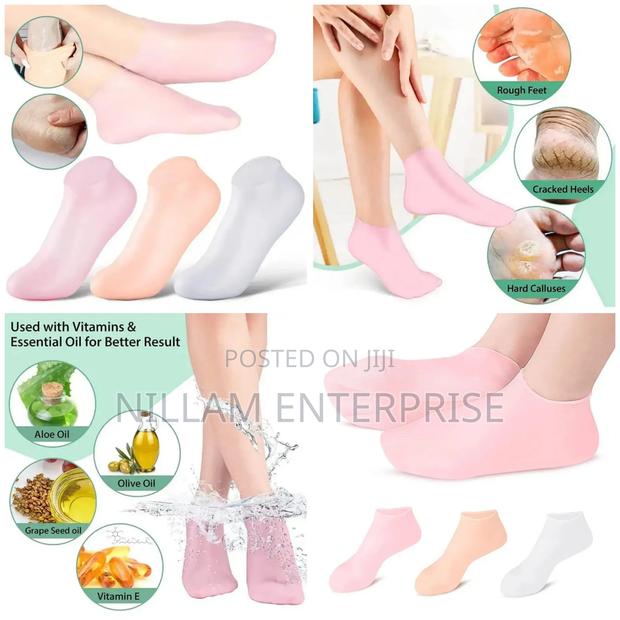 *Silicone Moisturizing Spa Gel Socks - main view