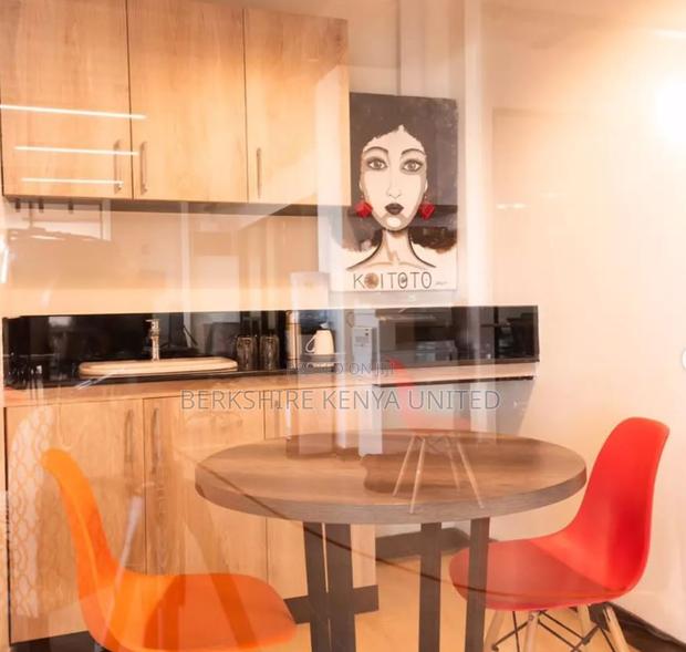 Good Business Sense-work In A Closed Office - main view