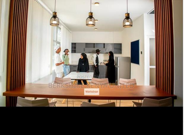 Spacious Private Offices With Nice Desks-all Inclusive - thumbnail 4