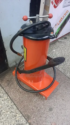 Grease Bucket Leg Driven
