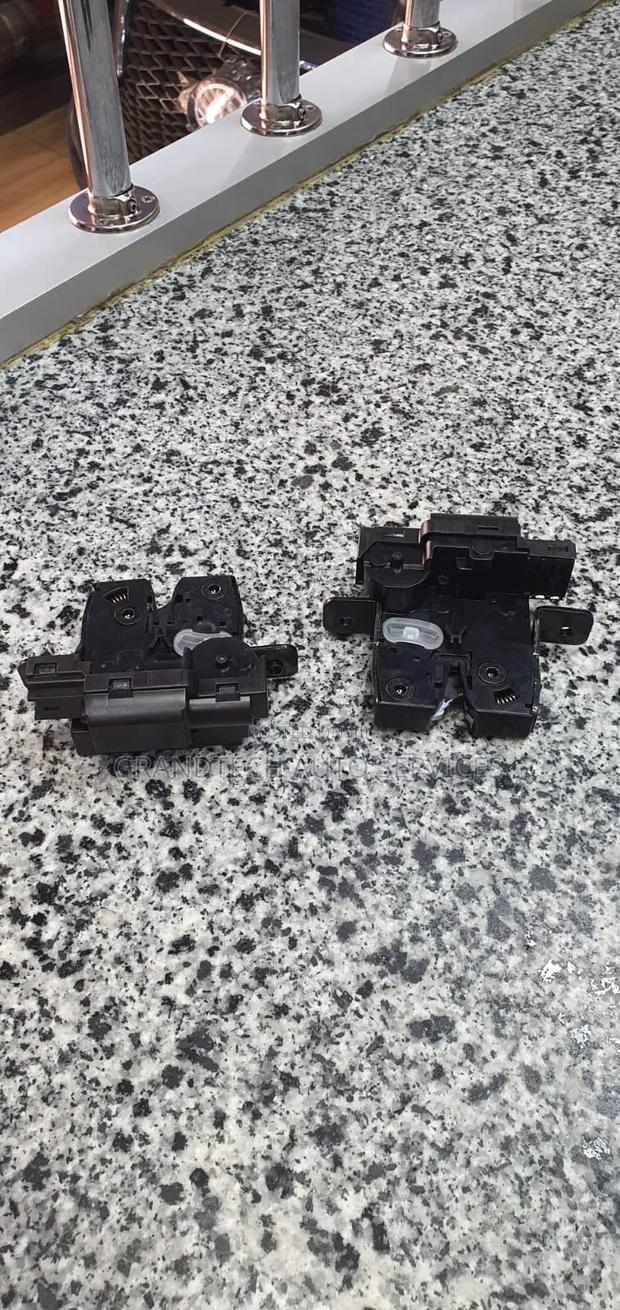 Nissan Dualis/Qashqai Boot Lock