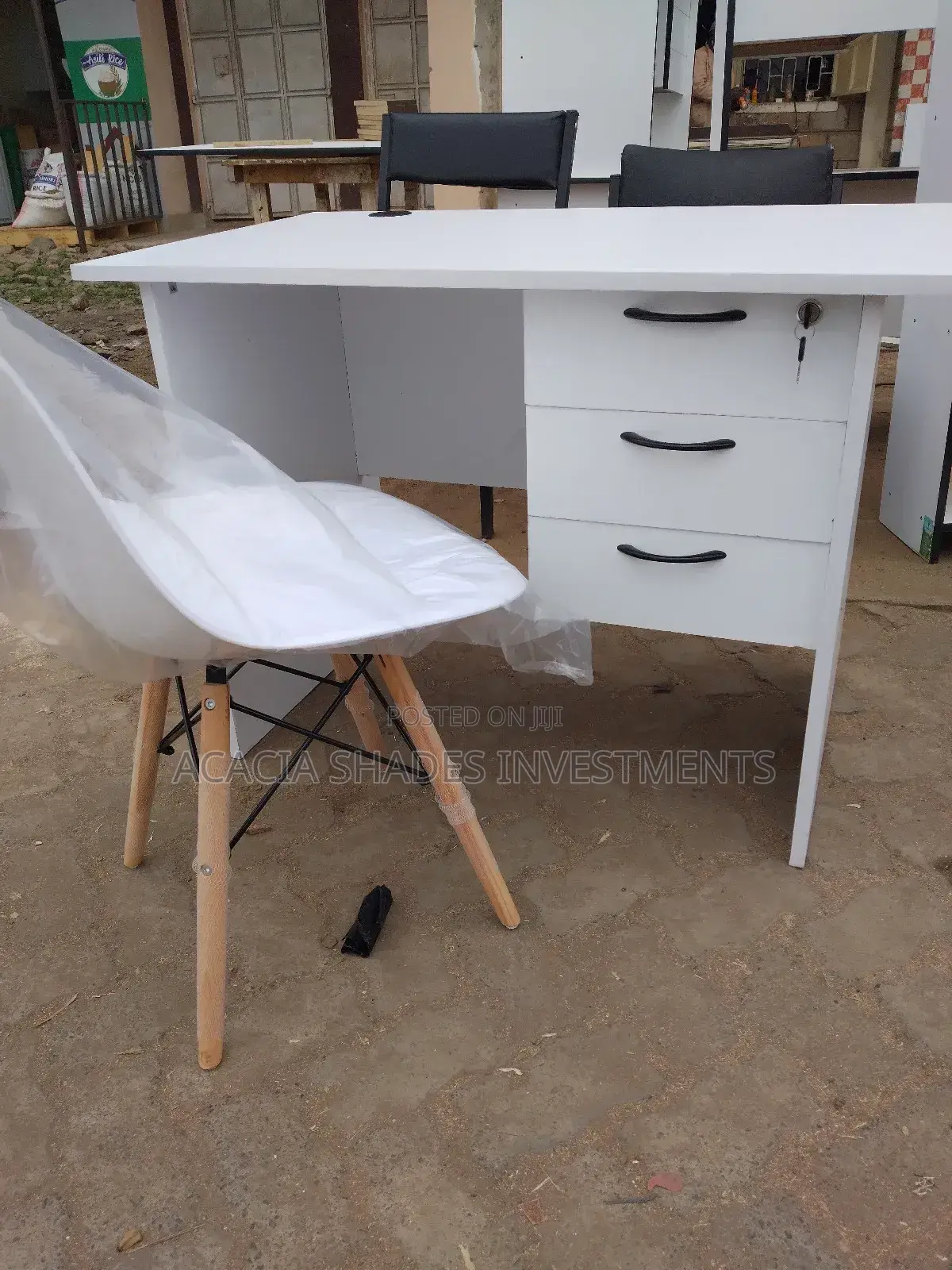 Offer Package Desk and Seat