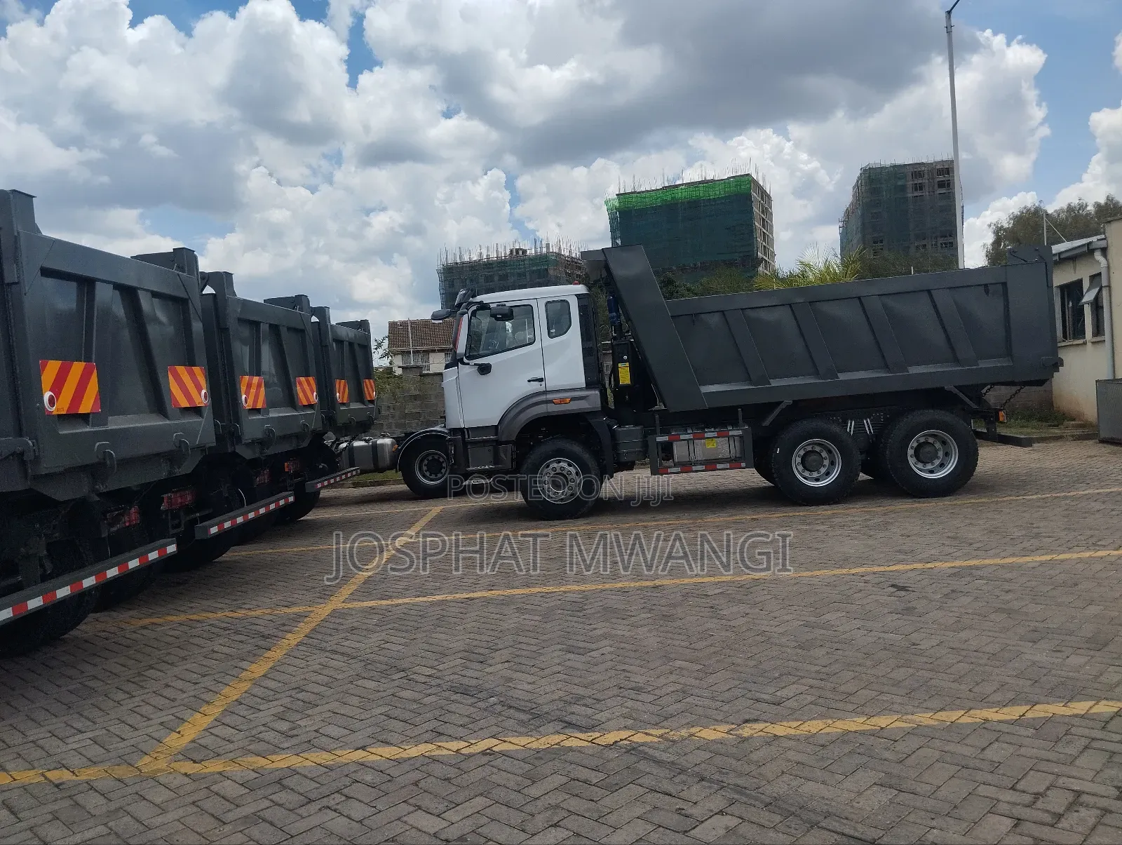 Sinotruk Howo Nx- 266hp Tipper
